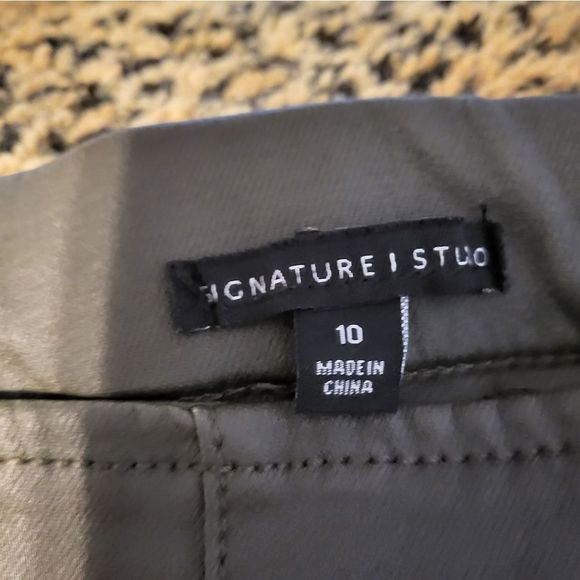 SIGNATURE STUDIO LEGGINGS - Picture 2 of 2